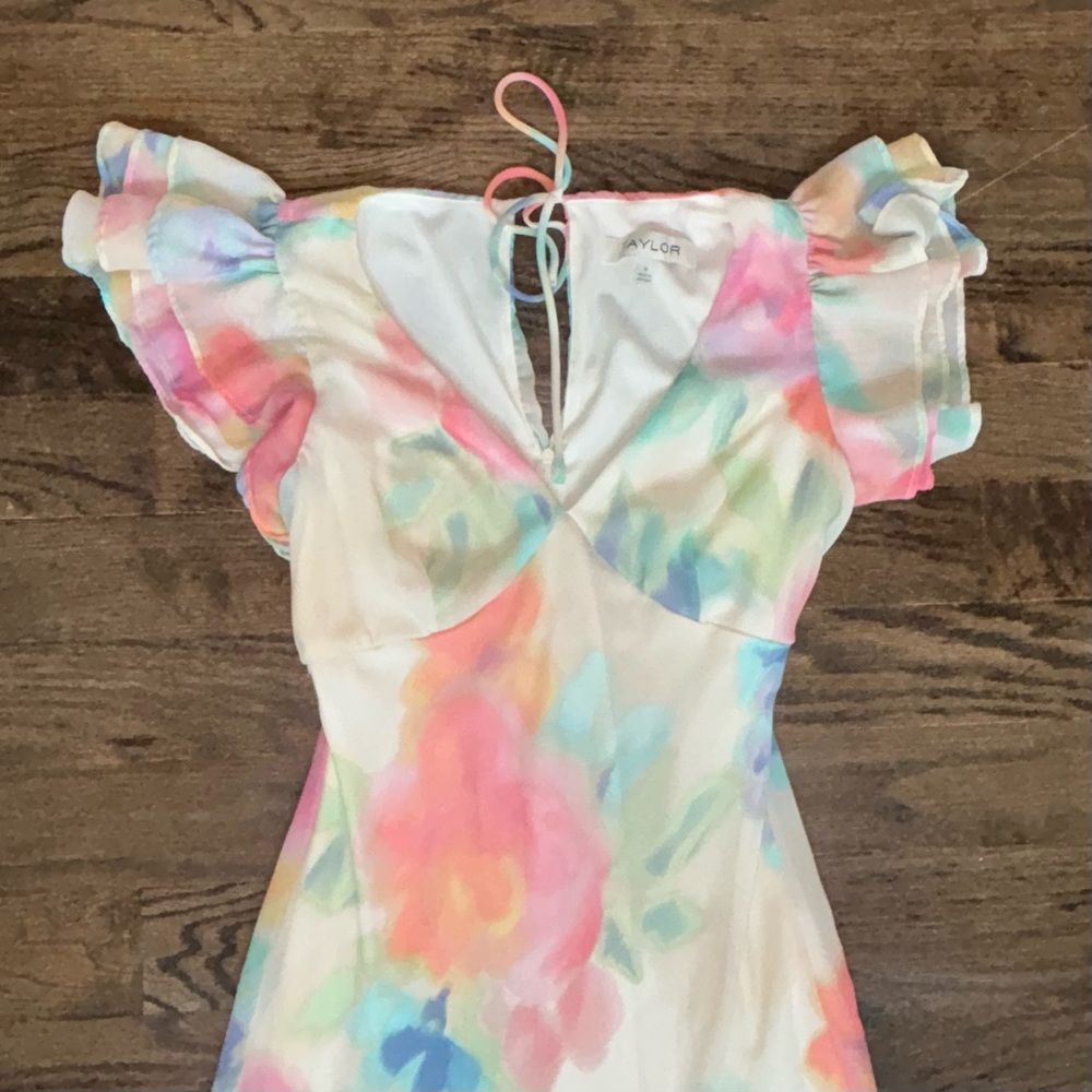 Taylor Floral Print Vneck Ruffle Cap Sleeve Keyhole Back Midi Dress Size 6 — image 3 of 6